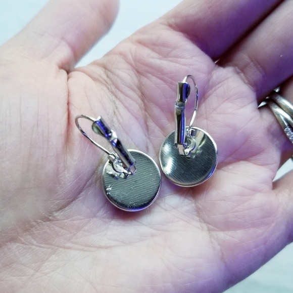 "BUNDLES ONLY" NWOT Crocodile/Cats Eye Earrings - Picture 6 of 7